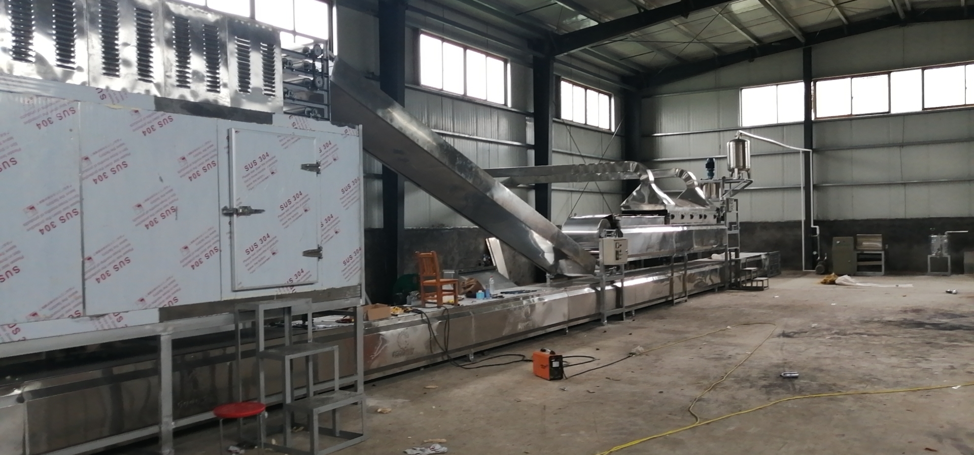 全自動(dòng)紅薯粉條機(jī)生產(chǎn)線